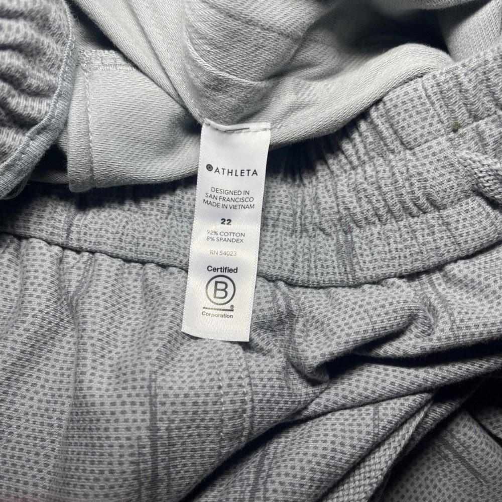 NWT Athleta Farallon Printed Jogger Pants Grey Print Drawstring Women‎ Size 22 - Picture 10 of 11